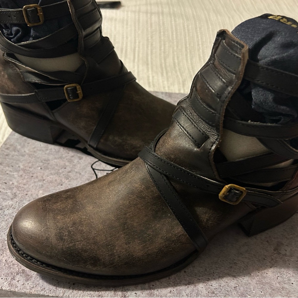 Freebird Black Distressed Boots